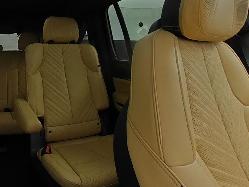2025 Cadillac Escalade IQ Sport photo 14
