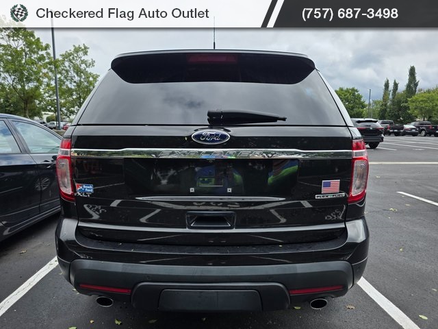 2015 Ford Explorer XLT photo 2
