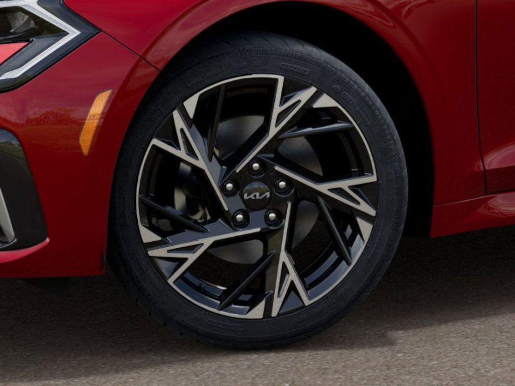2025 Kia K5 GT-Line photo 9