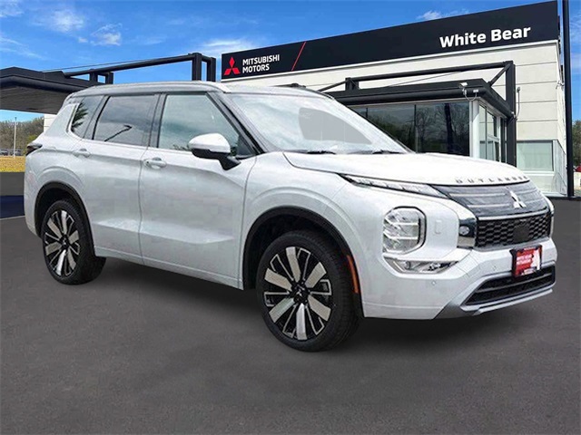 2025 Mitsubishi Outlander SEL's photo