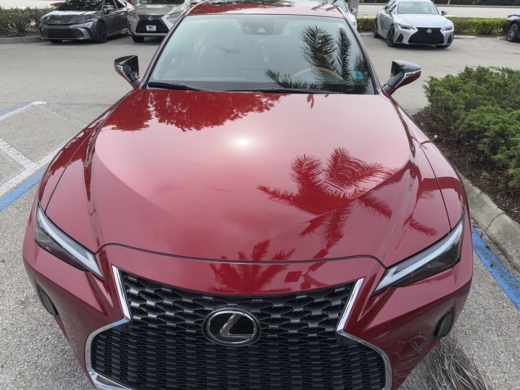 2023 Lexus IS 300 photo 3