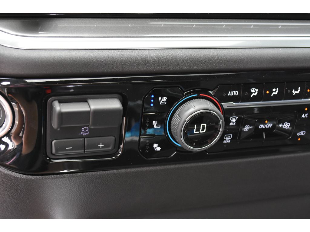2025 Chevrolet Silverado 2500HD High Country photo 28