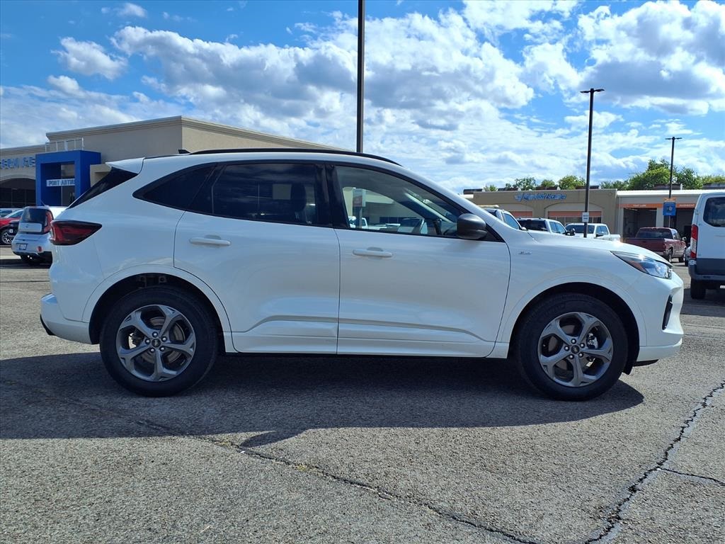 2024 Ford Escape ST-Line photo 18