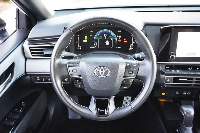 Used 2025 White Toyota SE image 18