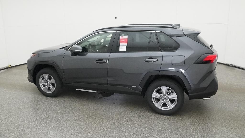 2025 Toyota RAV4 Hybrid XLE photo 11