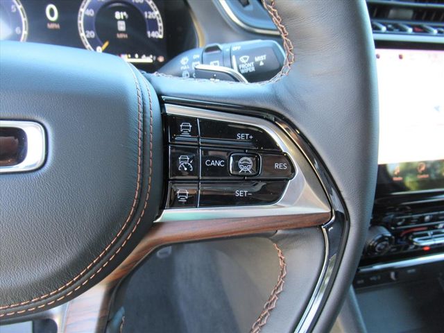 2025 Jeep Grand Cherokee Summit photo 19