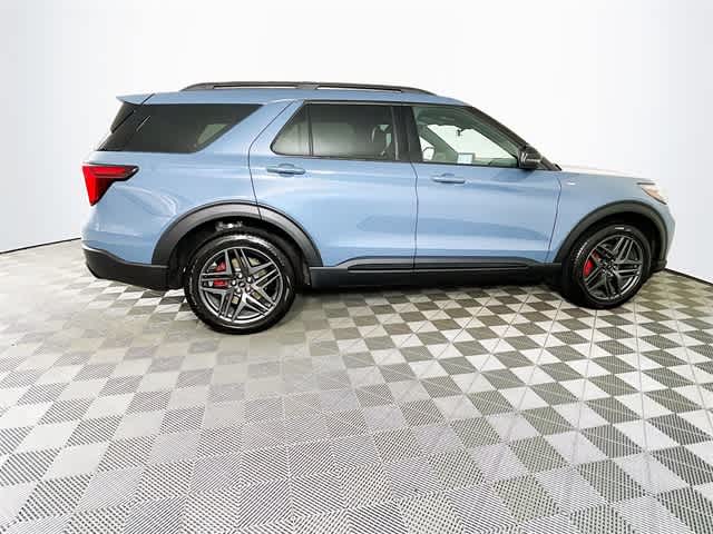 2025 Ford Explorer ST-Line photo 9