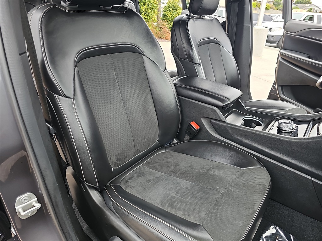 2024 Jeep Grand Cherokee Altitude photo 10