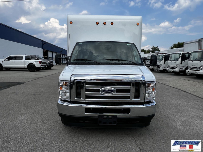 2025 Ford E-350 Base photo 3