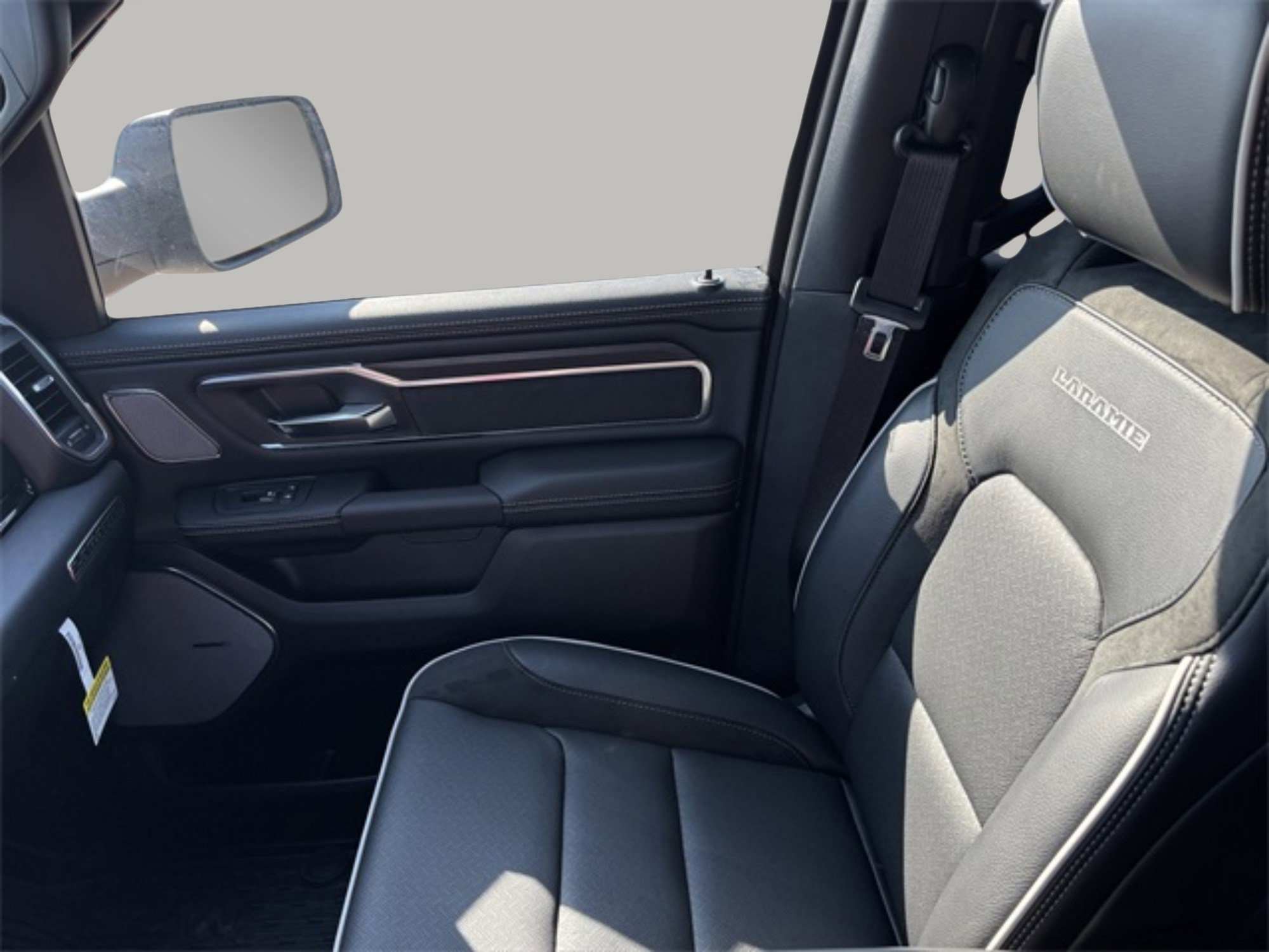 2026 Ram 1500 Laramie photo 17