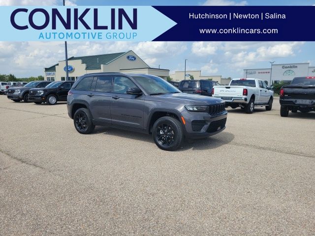 2025 Jeep Grand Cherokee Altitude's photo