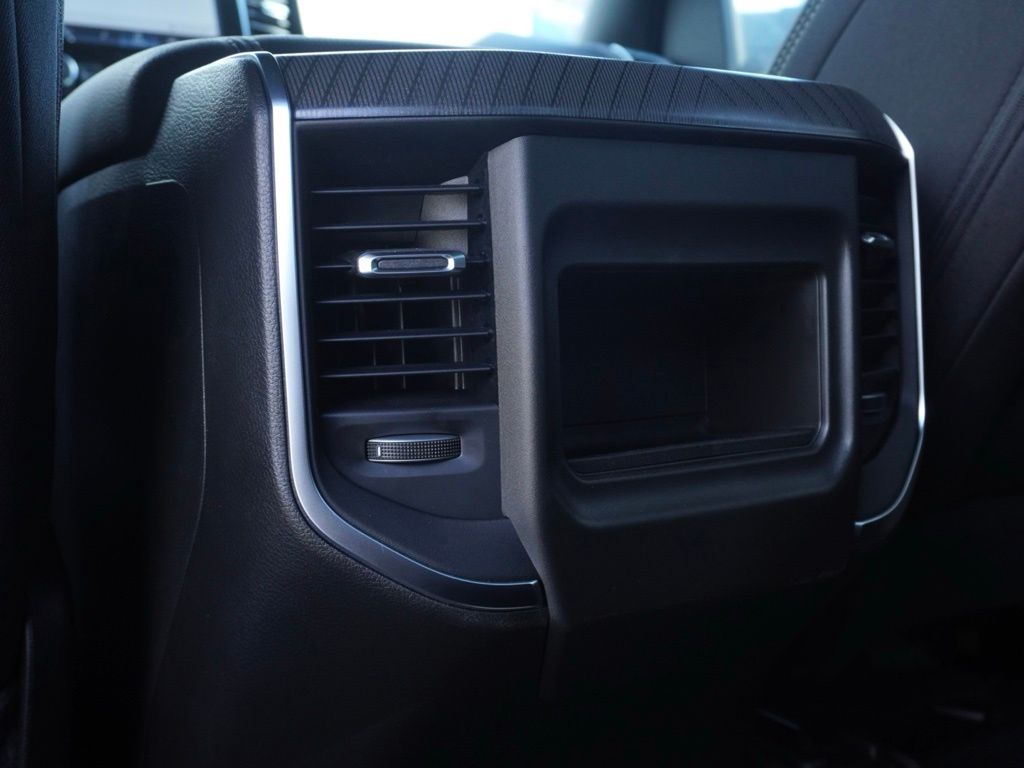 New 2026 Diamond Black Crystal Pearl-Coat Exterior Paint RAM Big Horn Sport Appearance Edition image 22