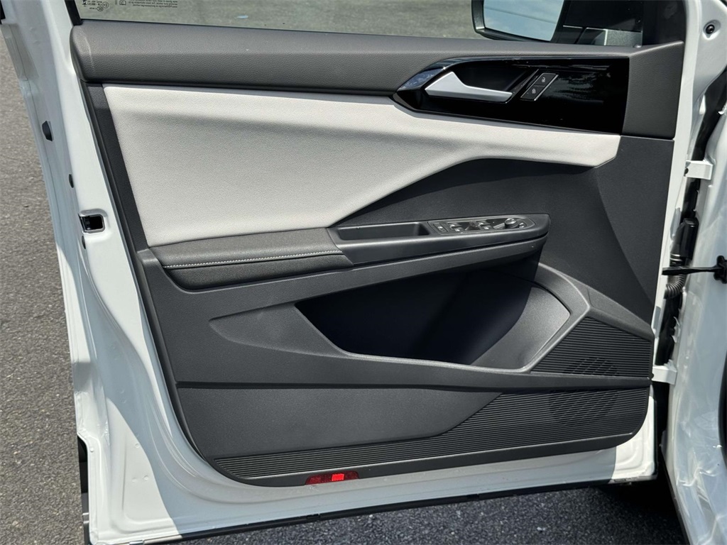 2025 Volkswagen Taos S photo 26