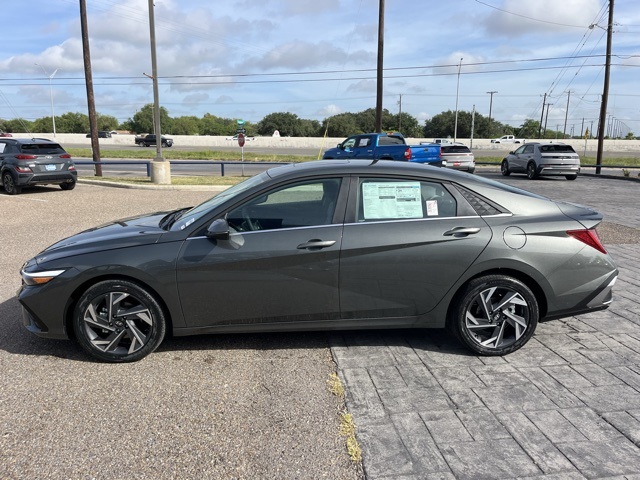 2025 Hyundai Elantra Limited photo 4