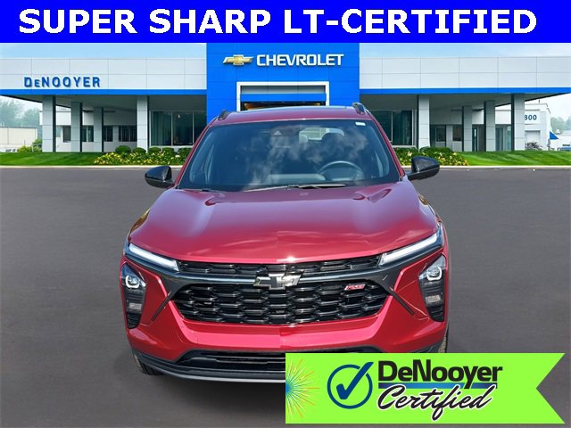 2024 Chevrolet Trax photo 2