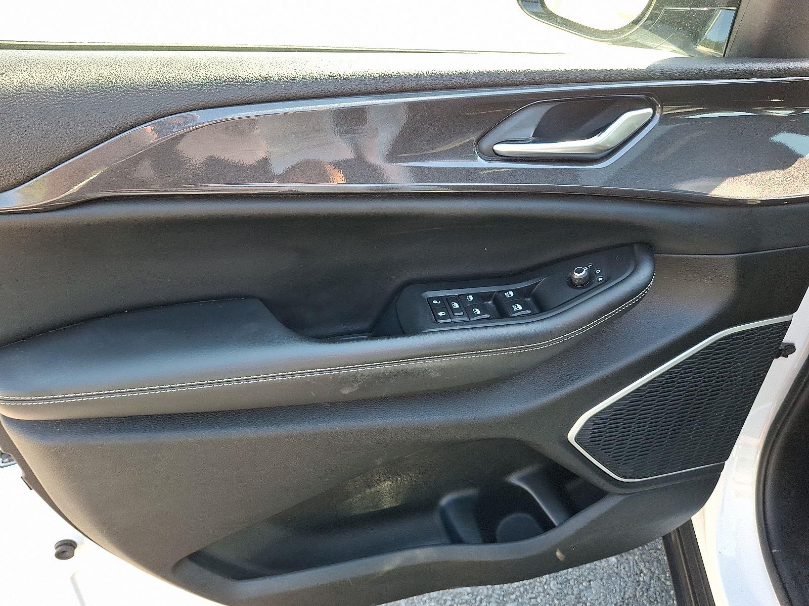2023 Jeep Grand Cherokee Altitude photo 14