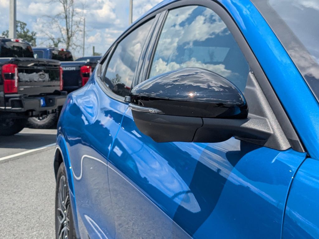 2025 Ford Mustang Mach-E Premium photo 11