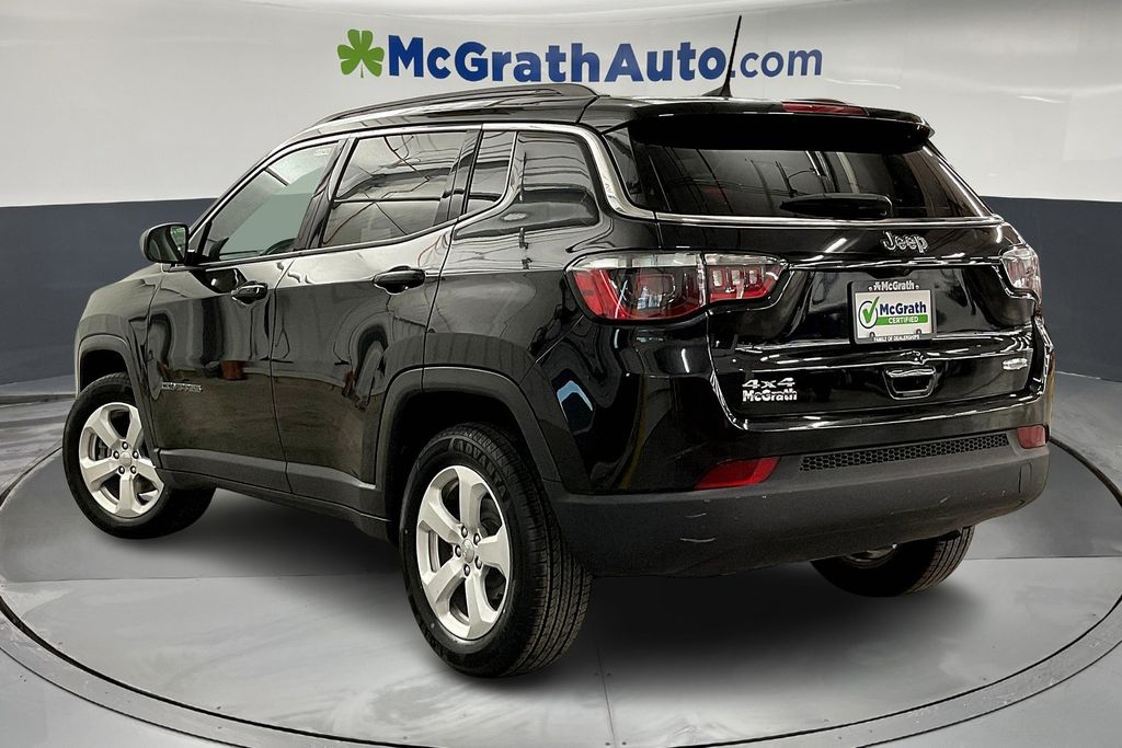 2021 Jeep Compass Latitude photo 2
