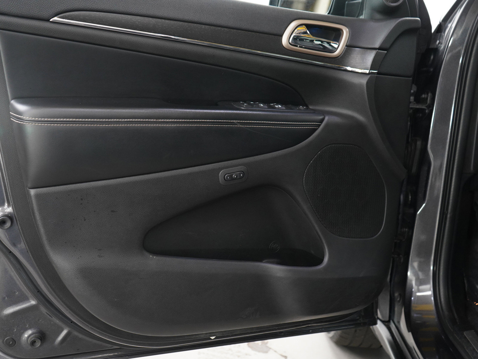 2016 Jeep Grand Cherokee Limited photo 18