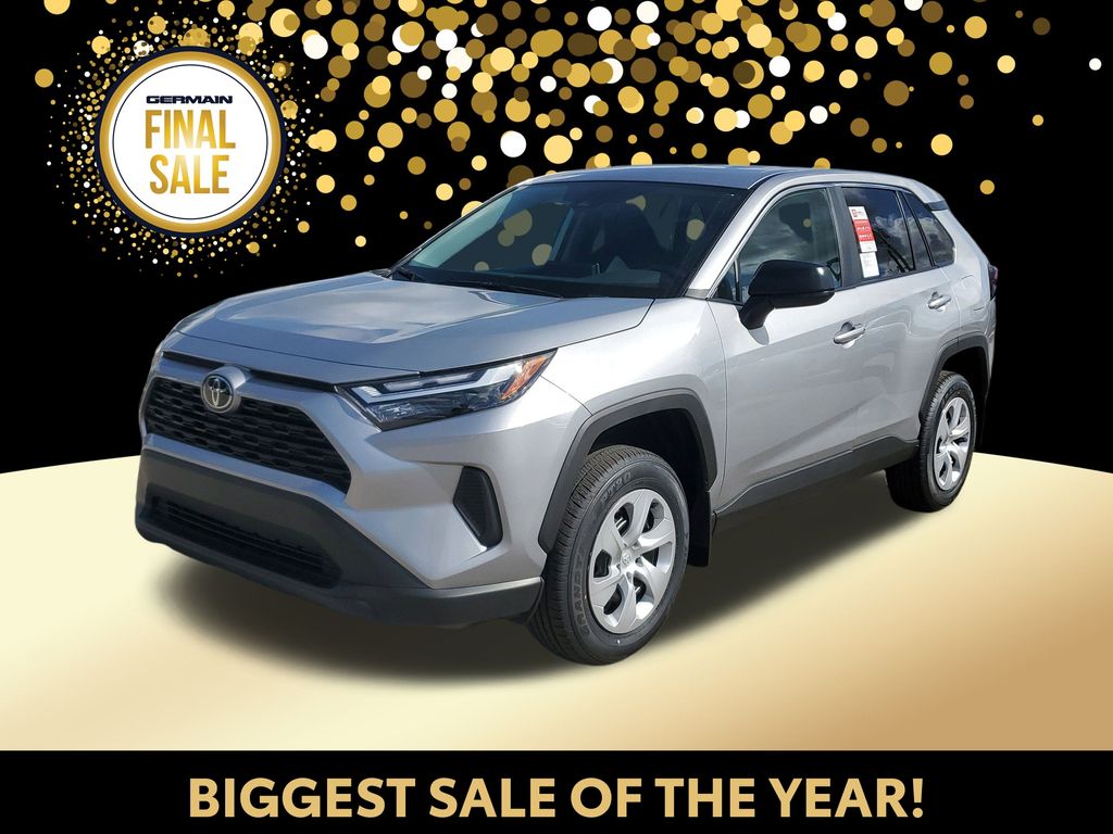 2025 Toyota RAV4 LE's photo