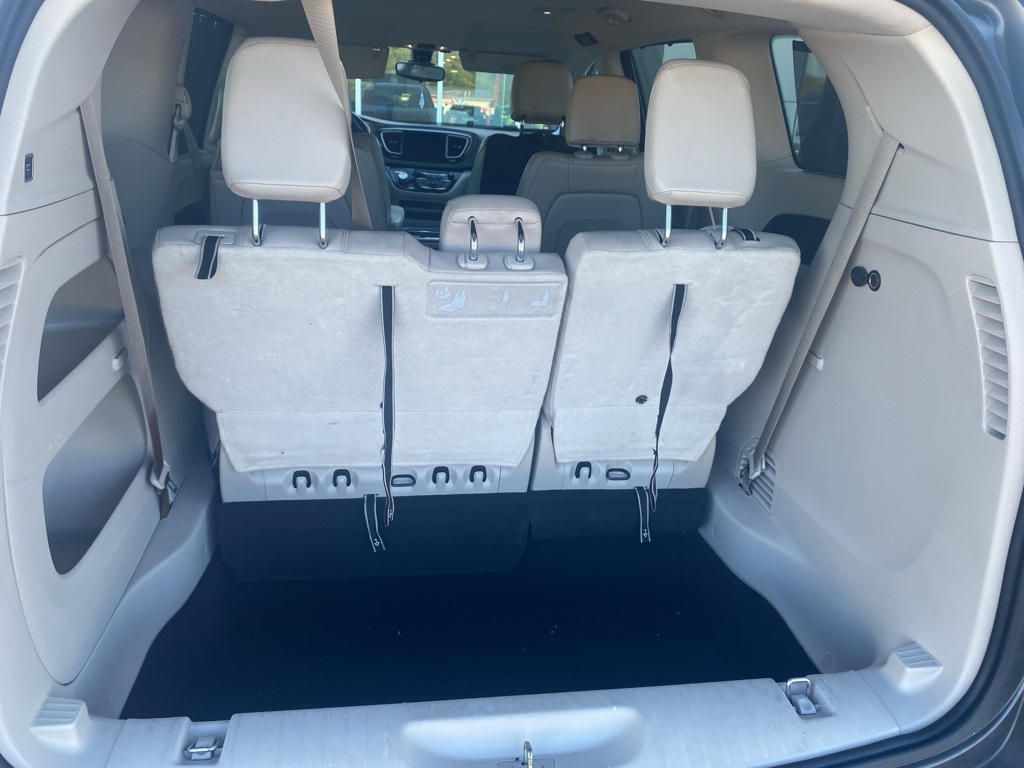 2017 Chrysler Pacifica Touring L photo 4