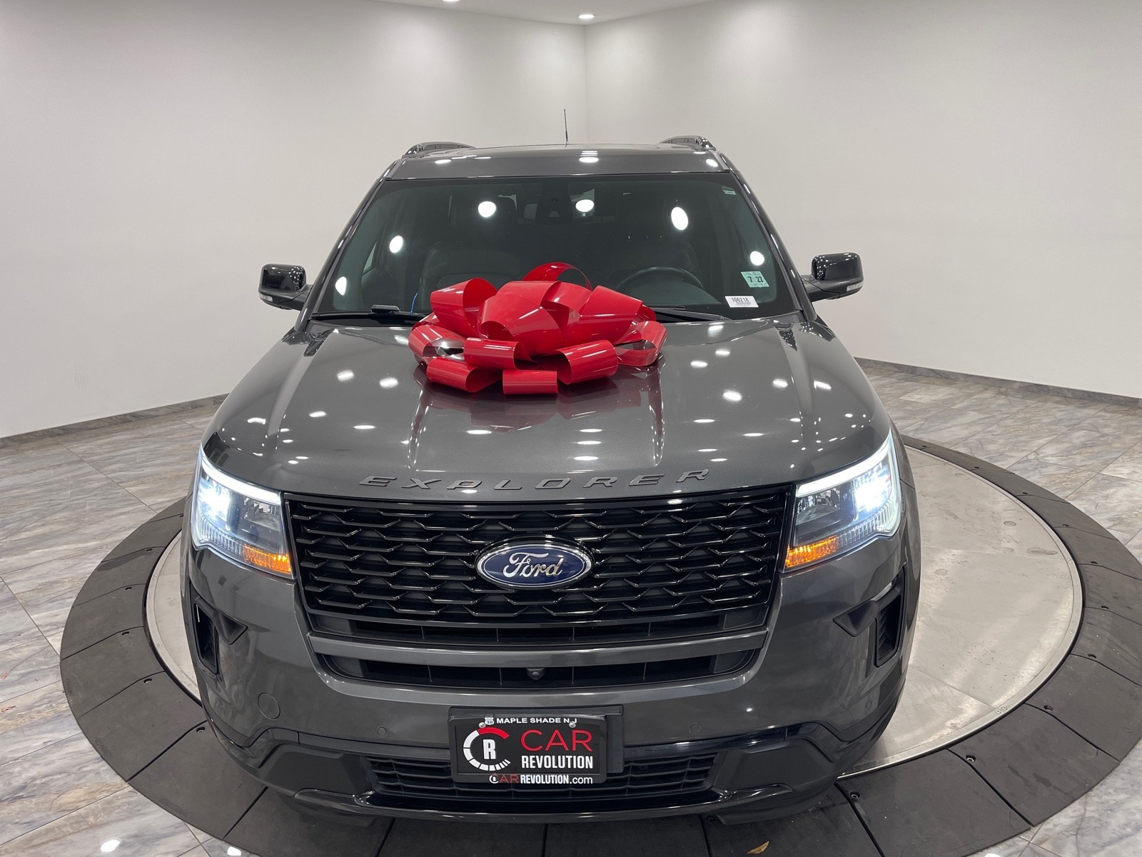 2019 Ford Explorer Sport photo 2