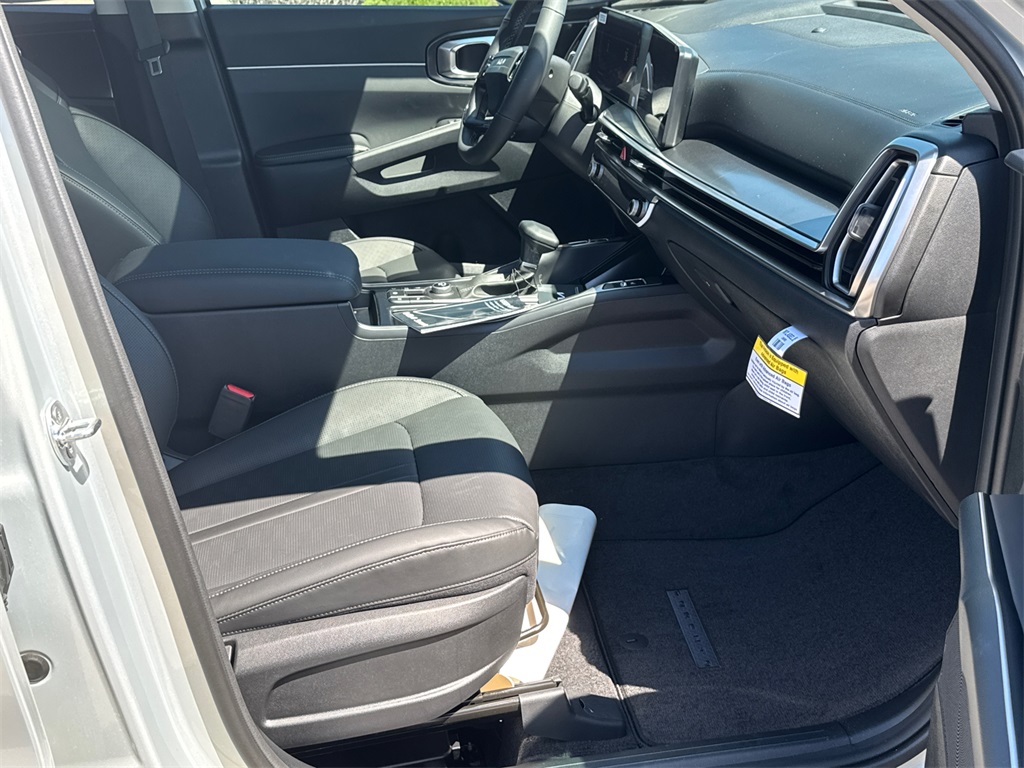 2026 Kia Sorento S photo 13