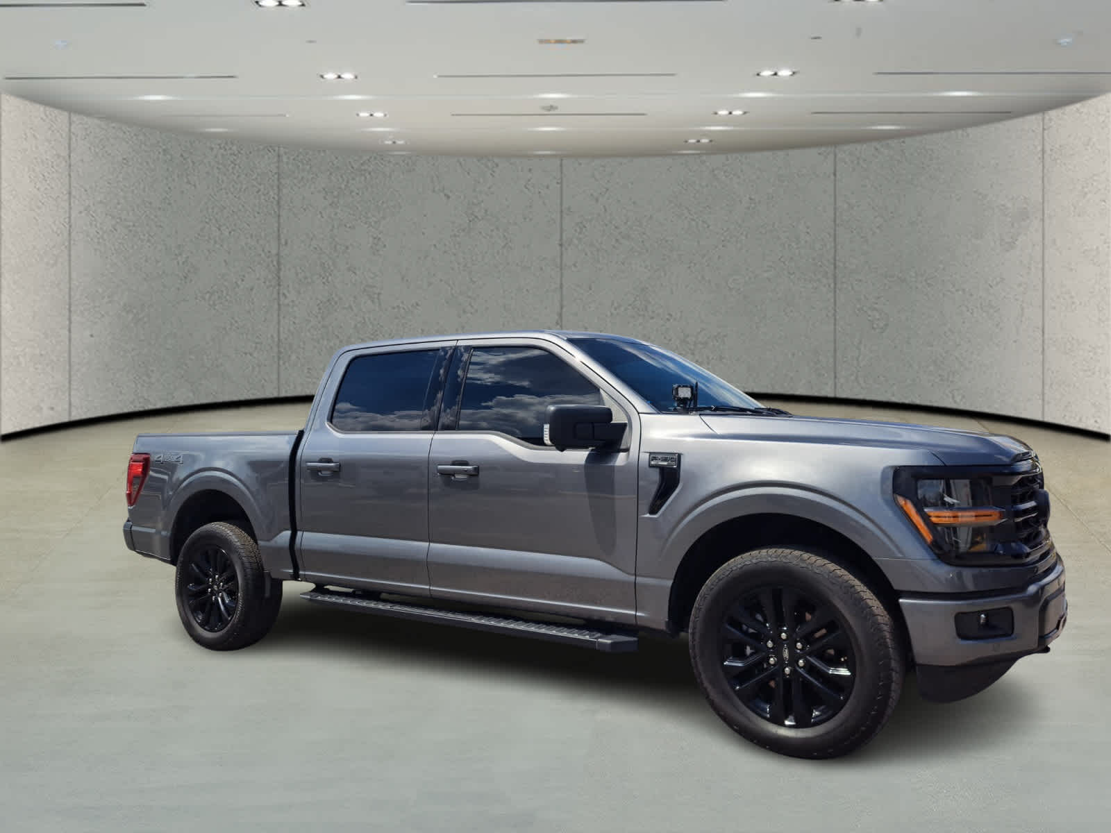 2024 Ford F-150 XLT photo 3