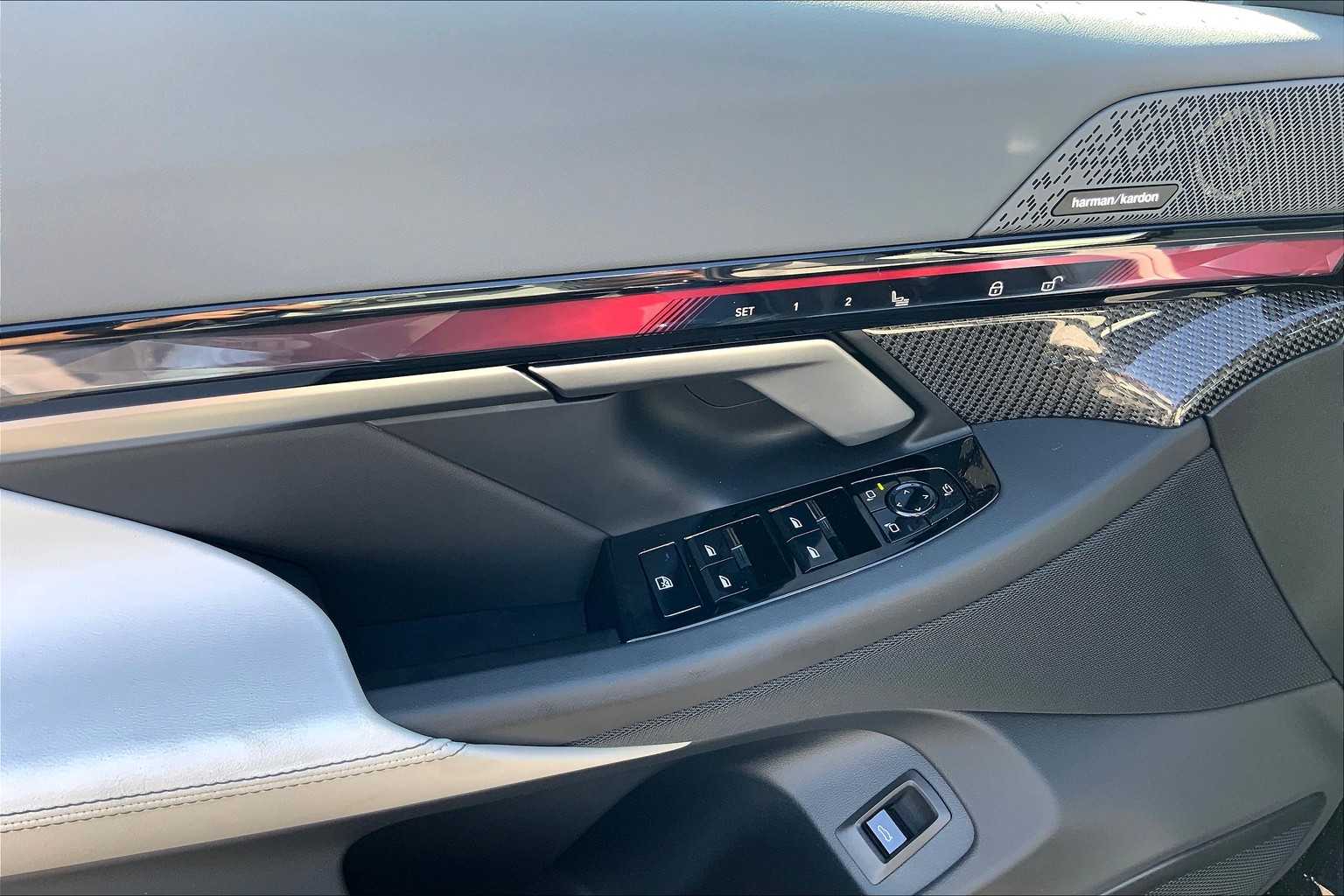 2026 Bmw 550e xDrive photo 10