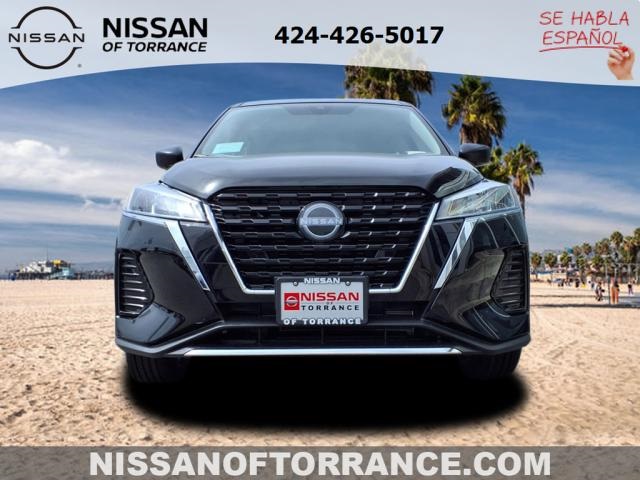 2025 Nissan Kicks Play S photo 2