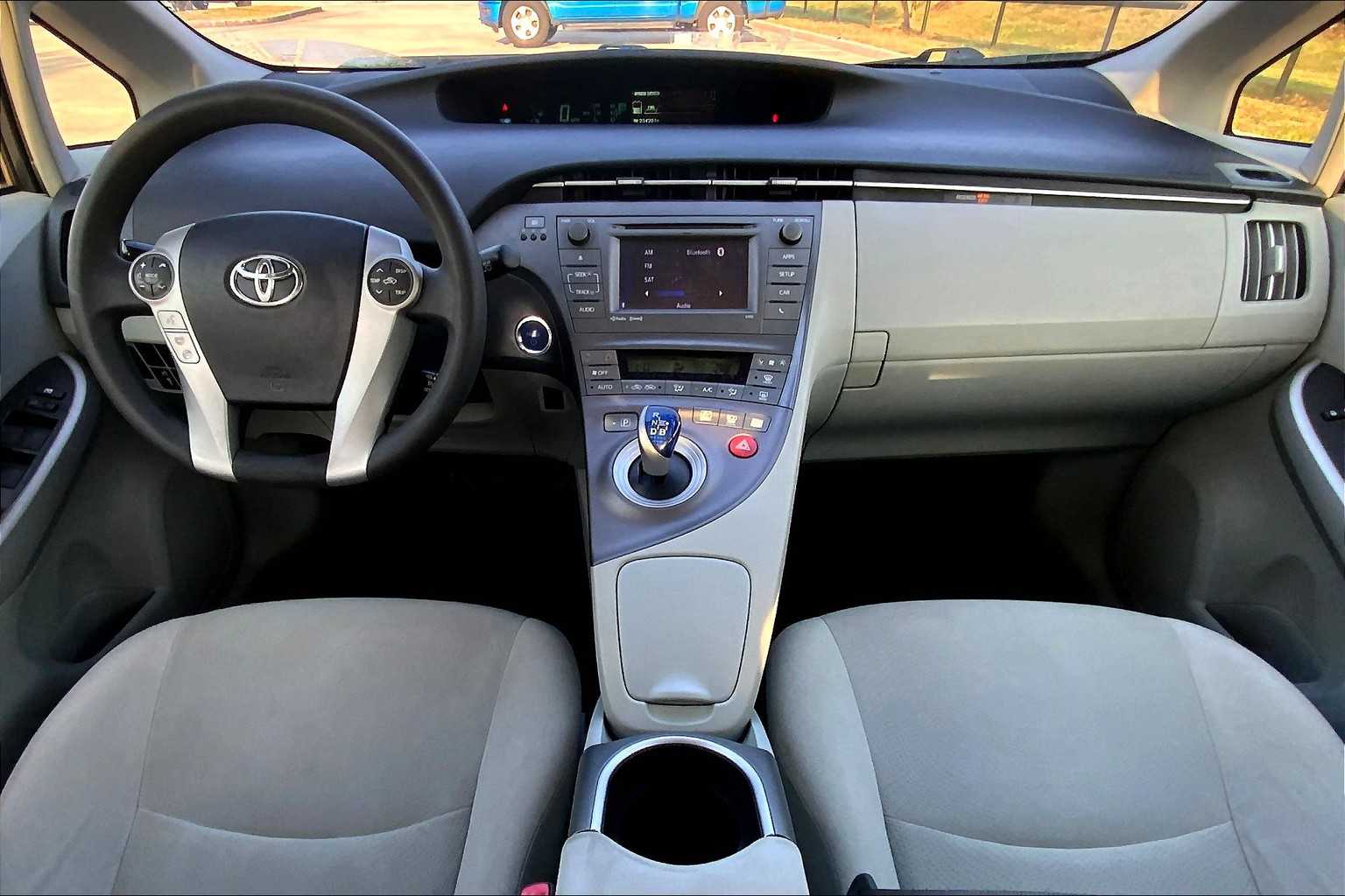 2012 Toyota Prius Two photo 14