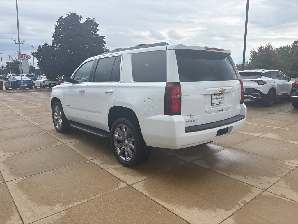 2019 Chevrolet Tahoe LT photo 2