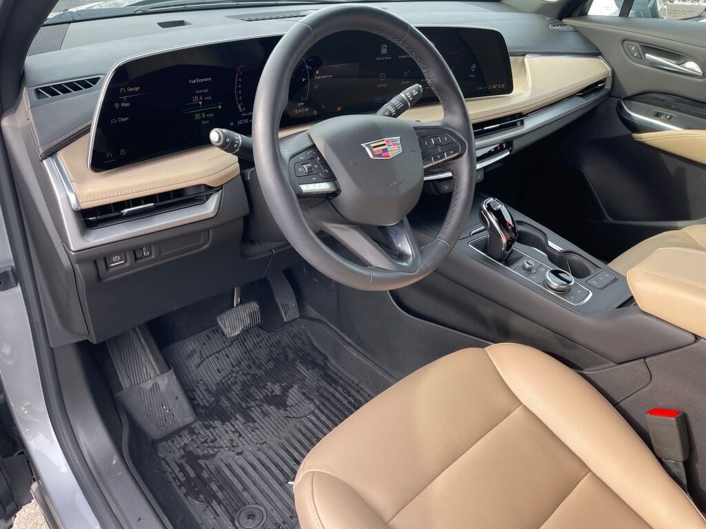 2024 Cadillac XT4 Luxury photo 9