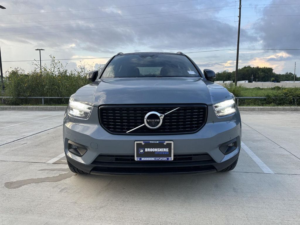 Used 2020 Volvo XC40 R-Design with VIN YV4AC2HM4L2170883 for sale in Brookshire, TX