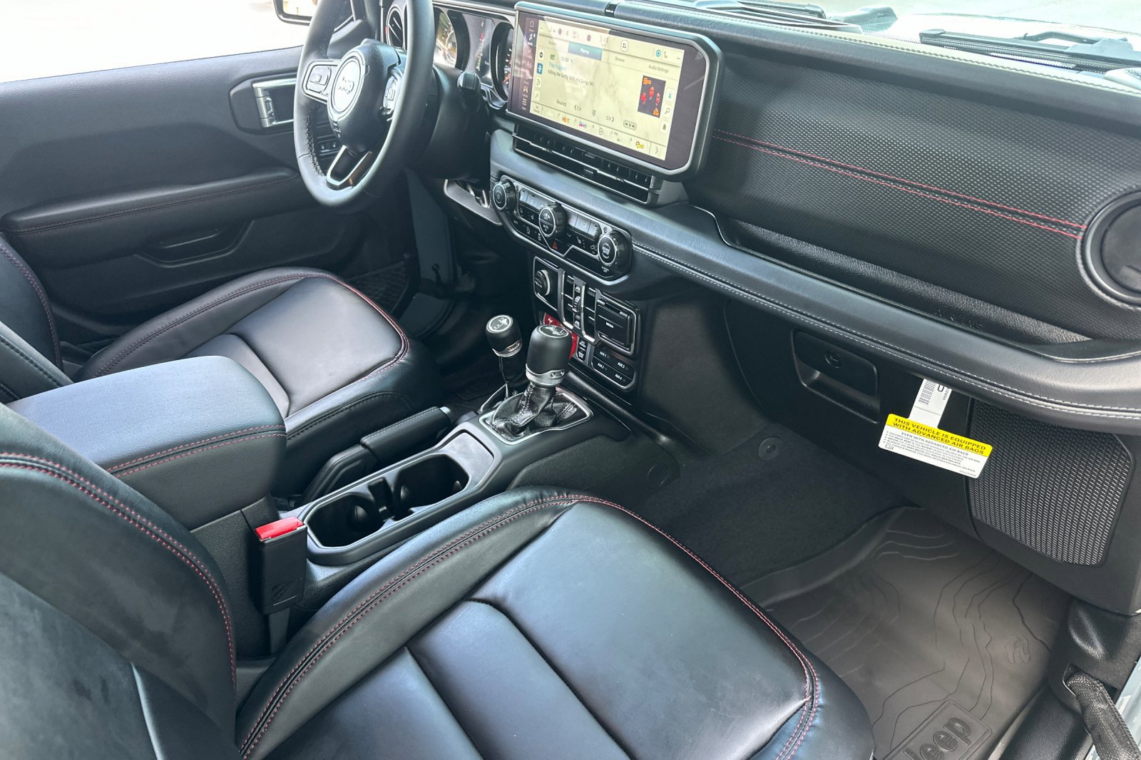 2025 Jeep Wrangler Rubicon photo 13