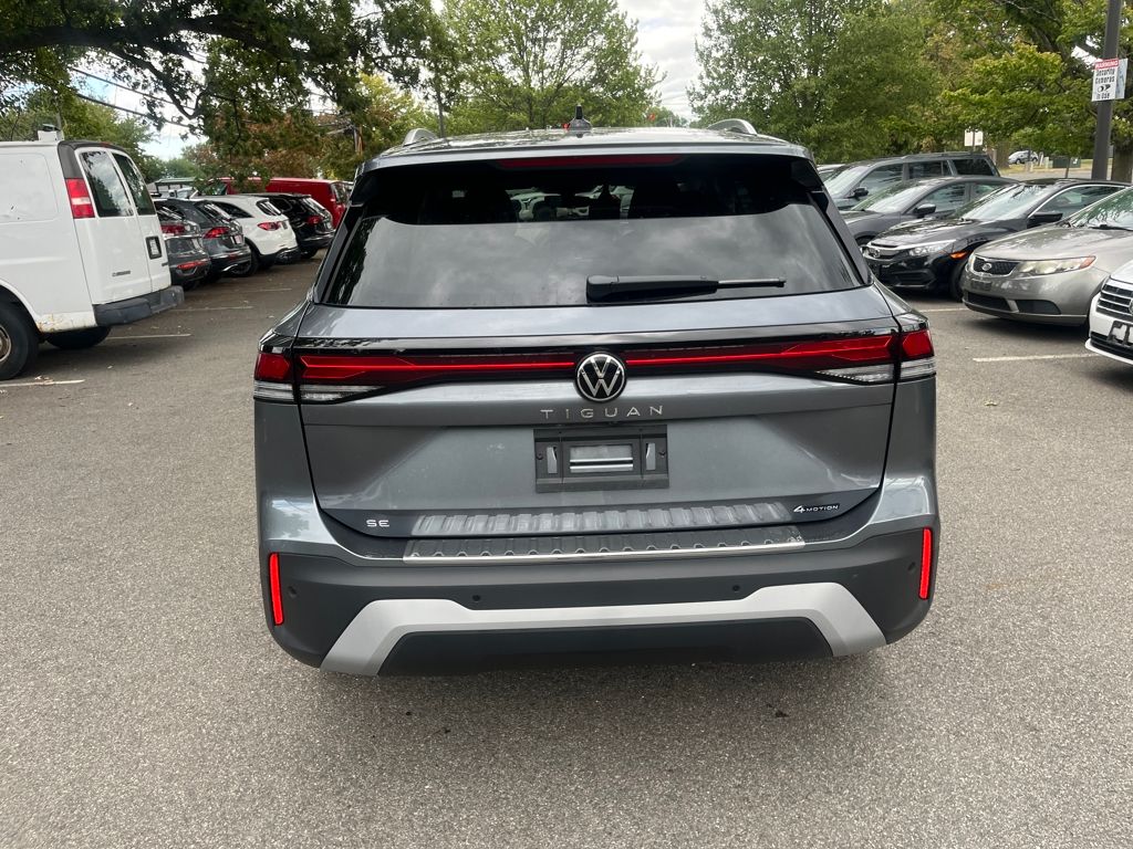 2025 Volkswagen Tiguan SE photo 5