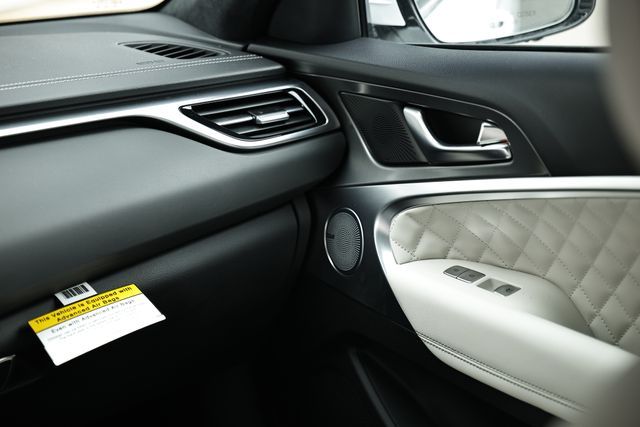 2025 Genesis G70 Sport Prestige photo 4
