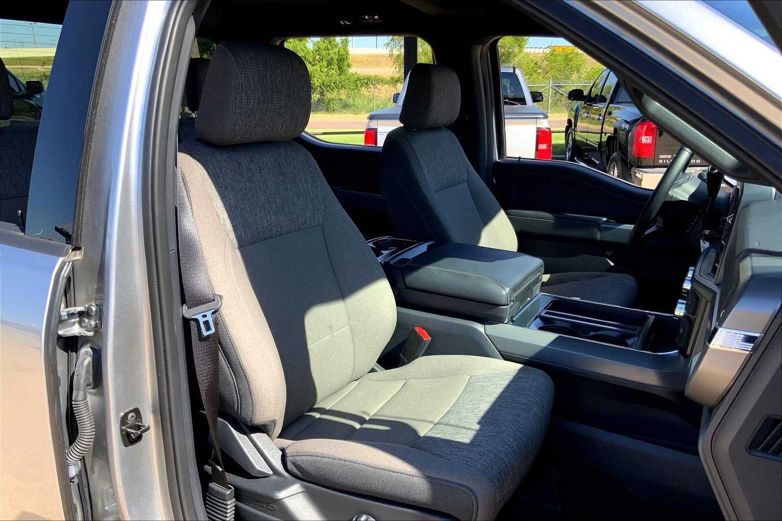2024 Ford F-150 XLT photo 8