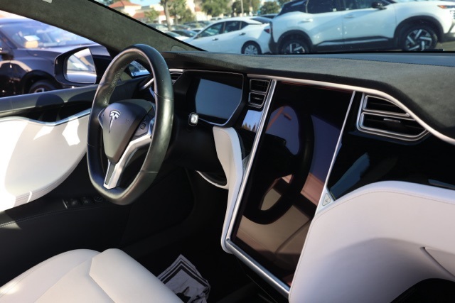 2017 Tesla Model S 75D photo 16