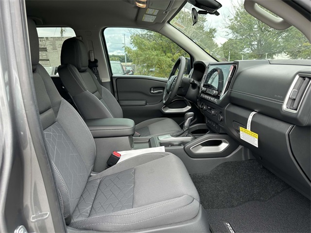 2025 Nissan Frontier SV photo 10