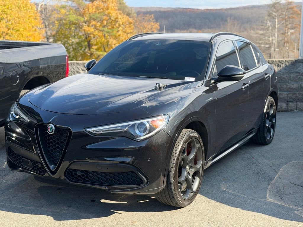 2023 Alfa Romeo Stelvio Veloce's photo