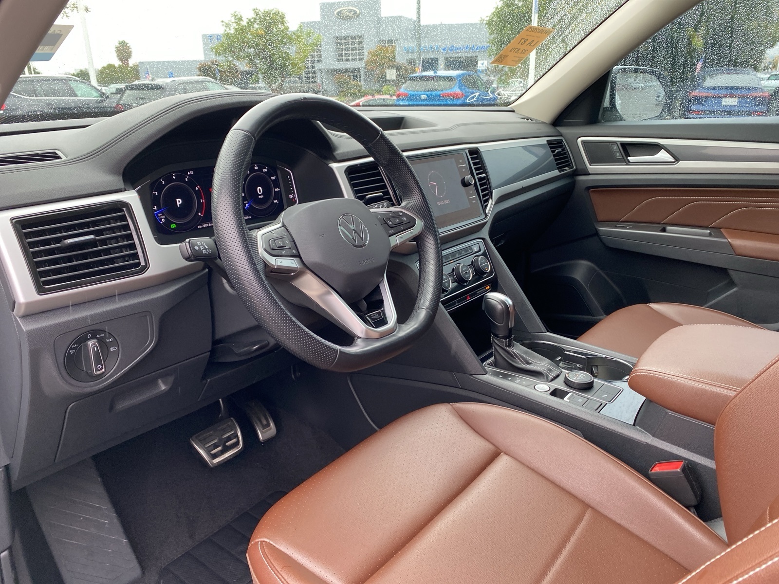 2022 Volkswagen Atlas V6 SEL R-Line photo 9