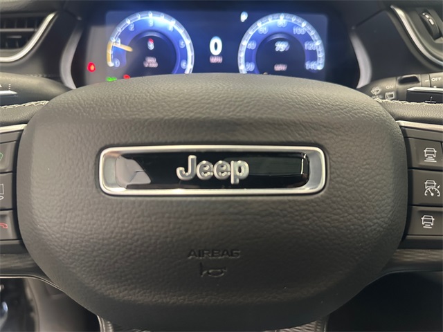 2025 Jeep Grand Cherokee Altitude photo 29