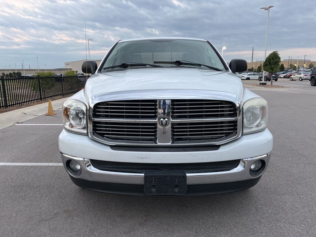 2008 Dodge Ram SLT photo 2