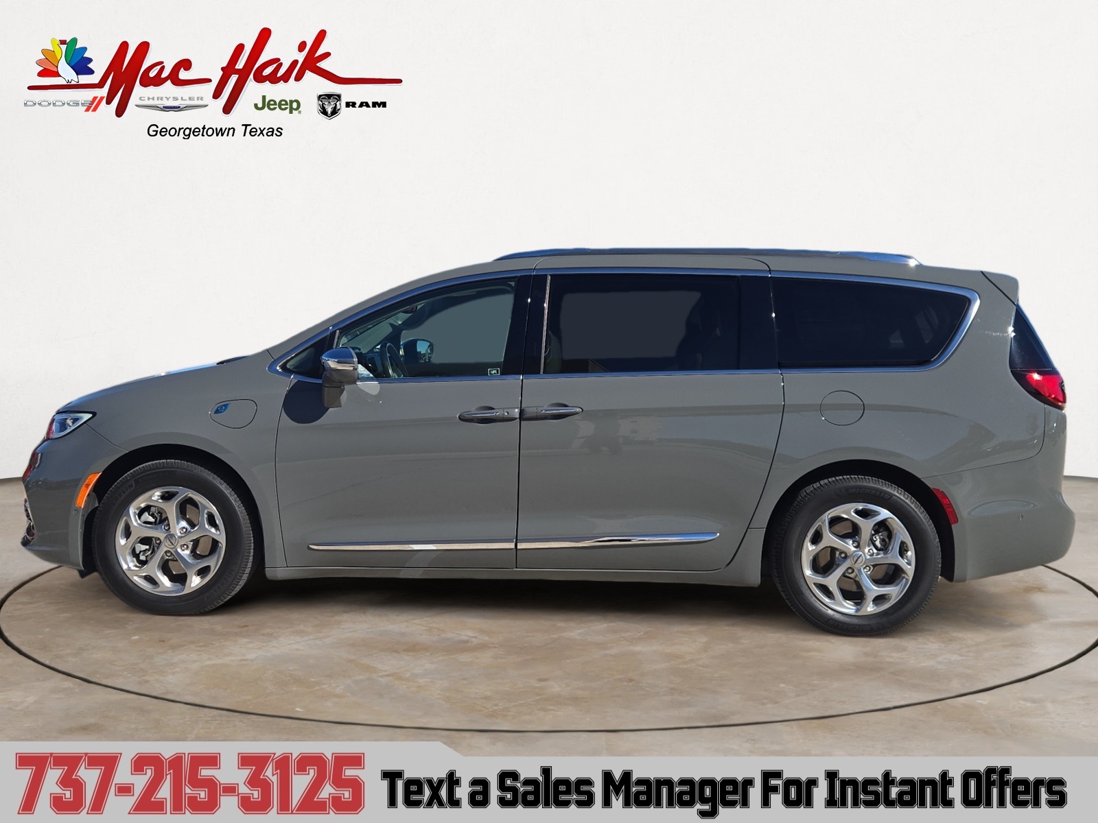 2021 Chrysler Pacifica Hybrid Limited photo 2