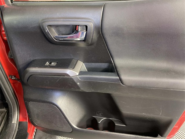 2022 Toyota Tacoma TRD Sport V6 photo 25