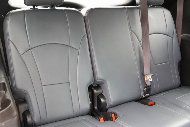 Used 2024 Summit White Buick Premium image 21