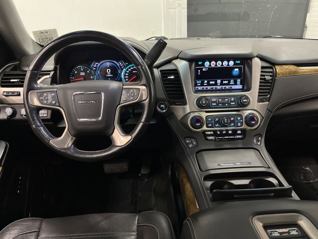 2017 Gmc Yukon XL Denali photo 2