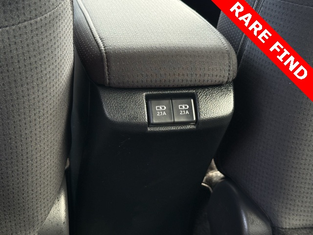 2021 Toyota Prius Prime LE photo 19