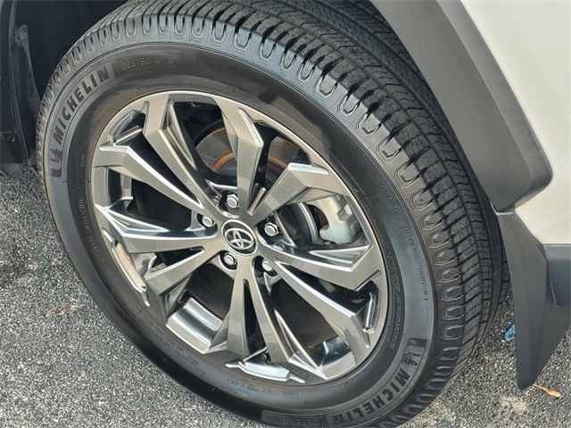 2023 Toyota RAV4 Hybrid Limited photo 2